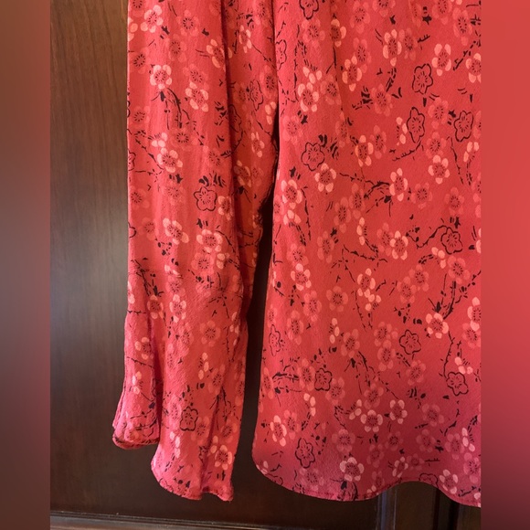 100% Silk Loft Blouse - Picture 4 of 5